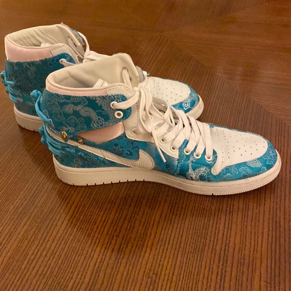 🌟 One of A Kind 🌟Custom Designed Men’s Nike High Top Shoes- (Ref: pictures)